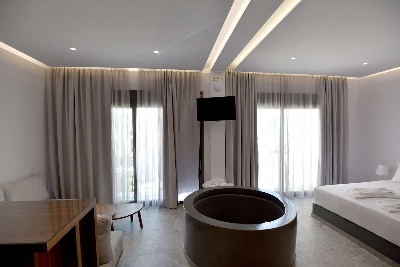 King Suite Rose n Stone Luxury Houses