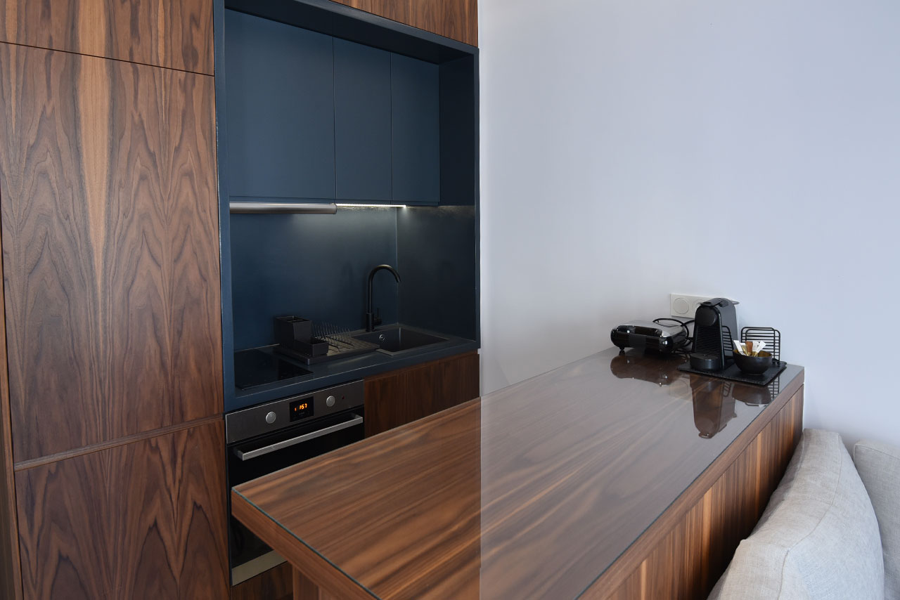 King Suite Rose n Stone Luxury Houses