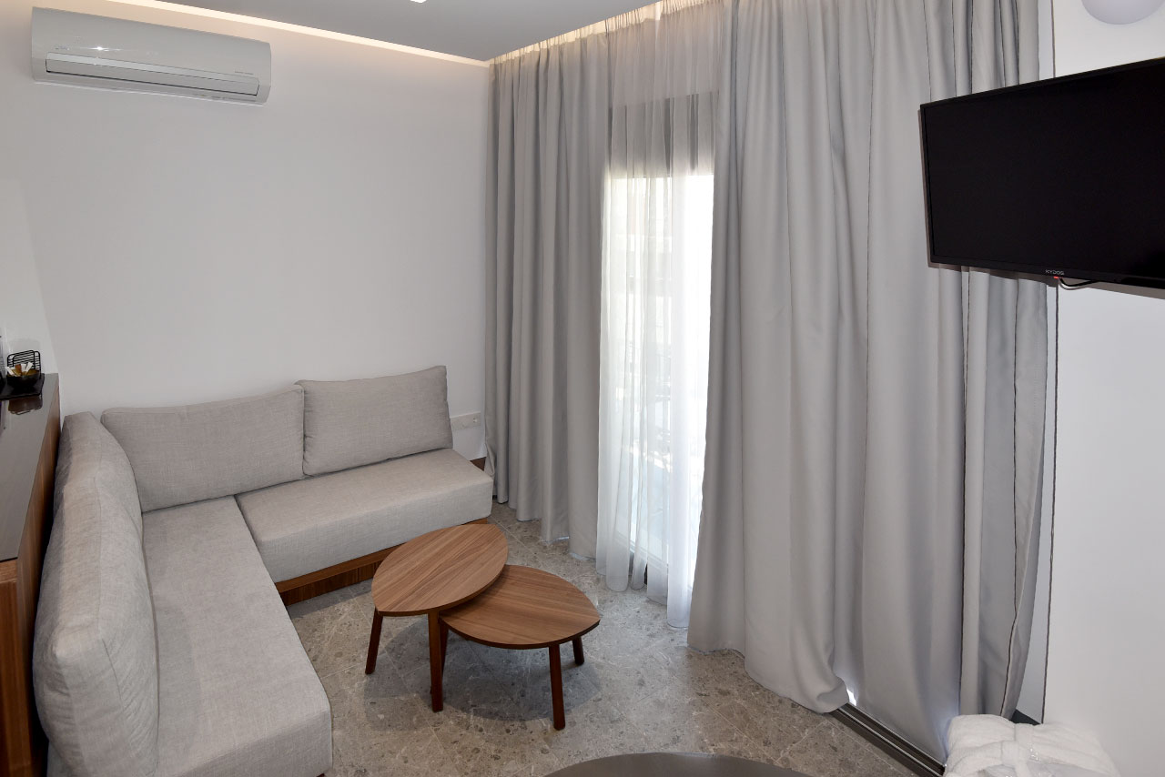 King Suite Rose n Stone Luxury Houses