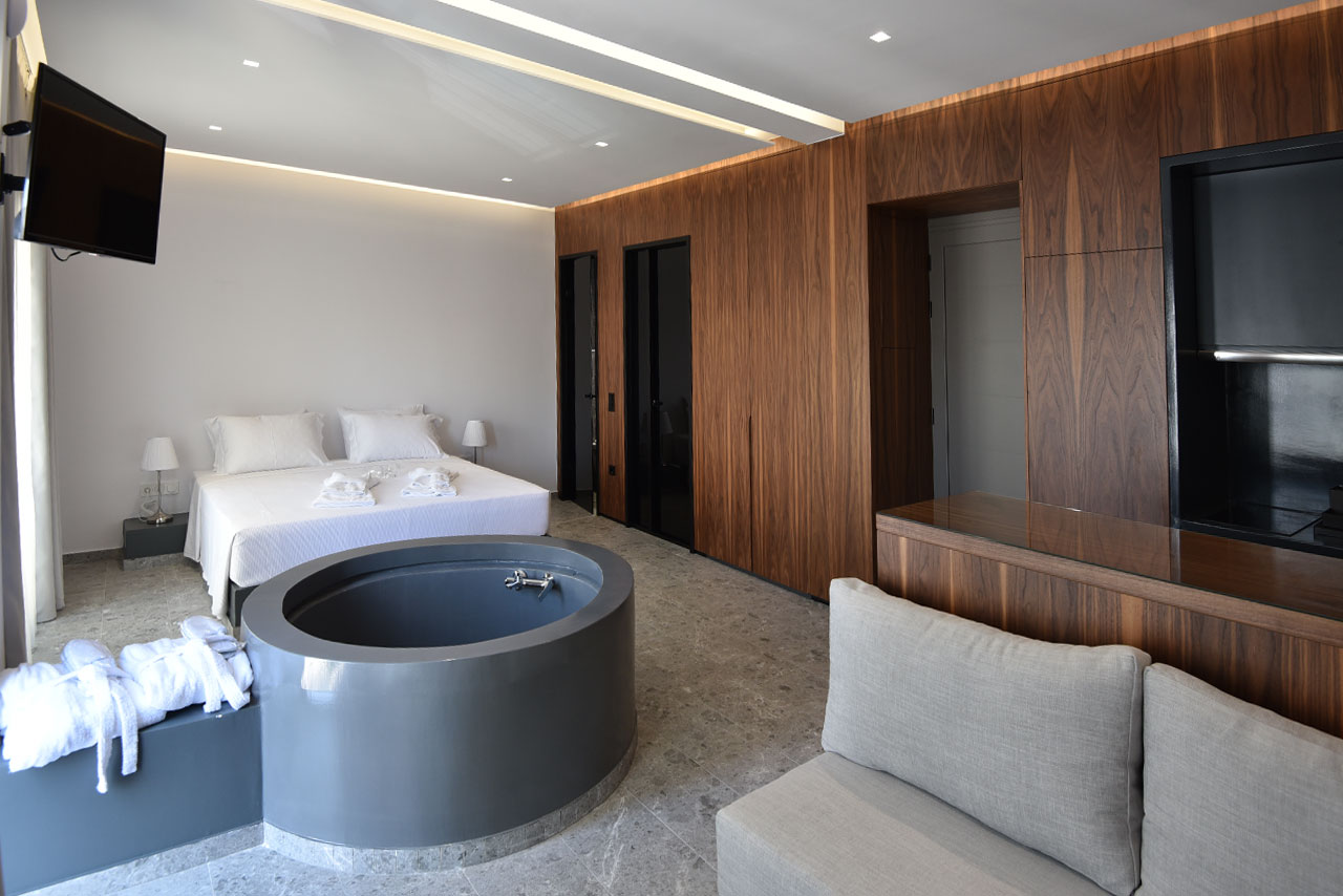 King Suite Rose n Stone Luxury Houses