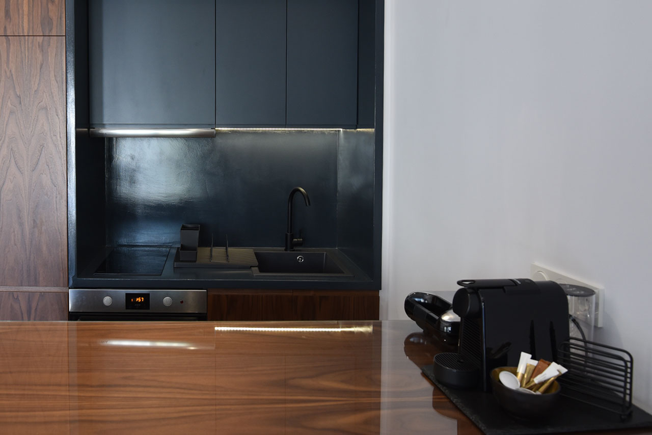 King Suite Rose n Stone Luxury Houses